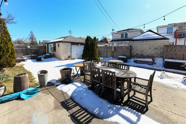 131-07 Van Wyck Expressway, Jamaica, NY 11436