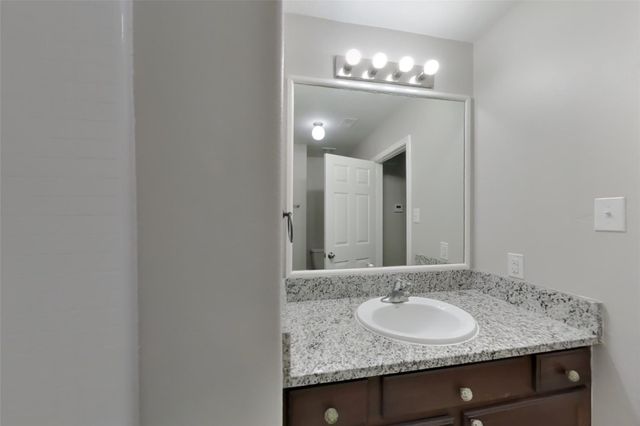 308 Crooked Pine Court, Conroe, TX 77304