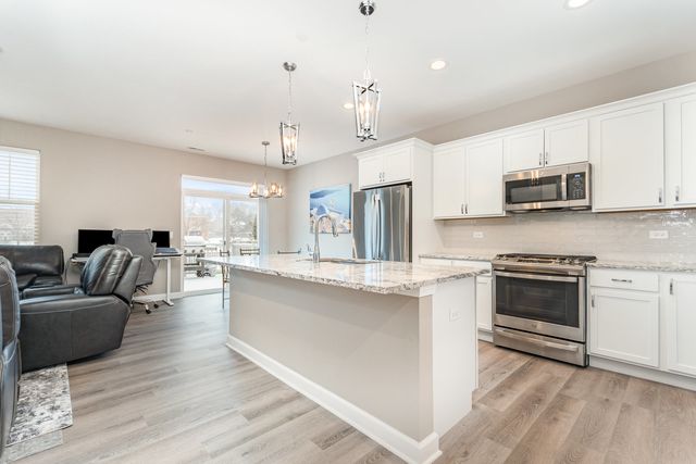 253 Masters Drive, Addison, IL 60101