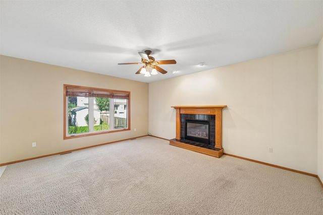 5416 NW 92nd Street, Johnston, IA 50131