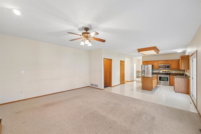 5416 NW 92nd Street, Johnston, IA 50131
