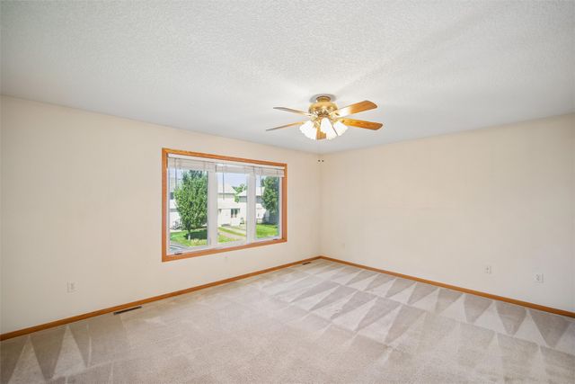 5416 NW 92nd Street, Johnston, IA 50131