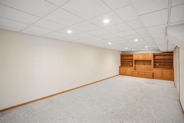 5416 NW 92nd Street, Johnston, IA 50131