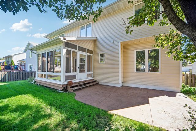 5416 NW 92nd Street, Johnston, IA 50131