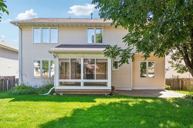 5416 NW 92nd Street, Johnston, IA 50131