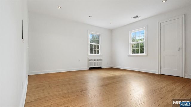 303 Huntington Road, Union, NJ 07083