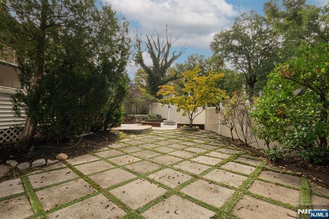 303 Huntington Road, Union, NJ 07083