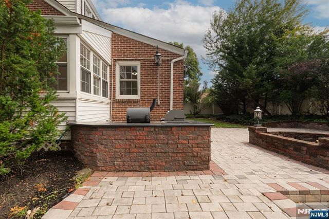 303 Huntington Road, Union, NJ 07083