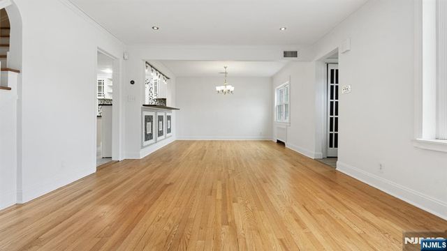 303 Huntington Road, Union, NJ 07083
