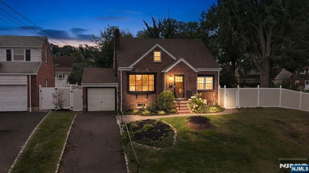 303 Huntington Road, Union, NJ 07083