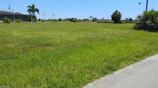 3805 NW 39th LN, Cape Coral, FL 33993