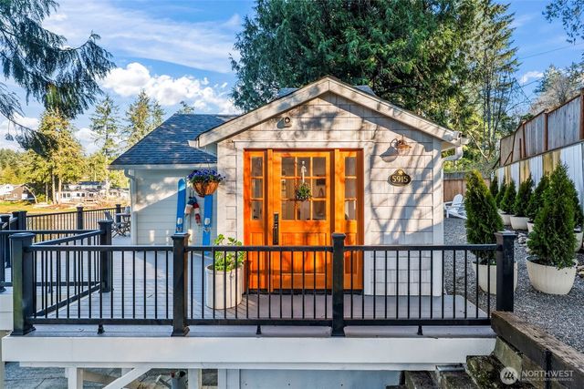 5915 Lagoon Lane NW, Gig Harbor, WA 98335