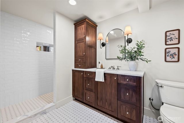 5915 Lagoon Lane NW, Gig Harbor, WA 98335