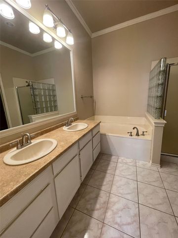 7816 Rogue River Trail, Fort Worth, TX 76137