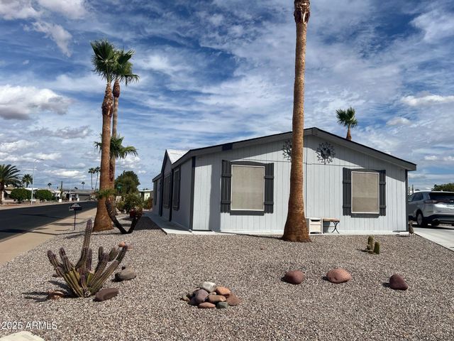 2313 N Floyd Drive, Mesa, AZ 85215