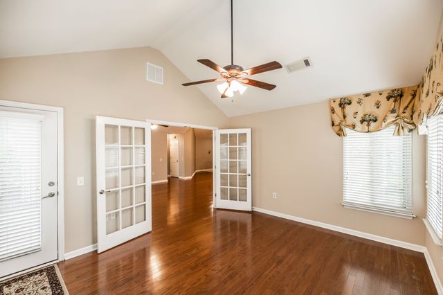 825 Browns Ln Unit 201, Gallatin, TN 37066