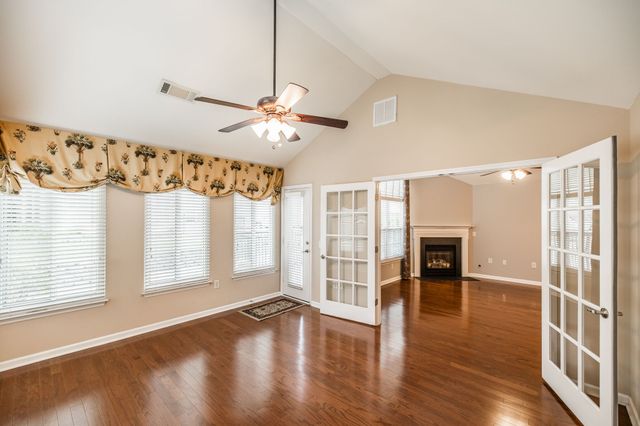 825 Browns Ln Unit 201, Gallatin, TN 37066