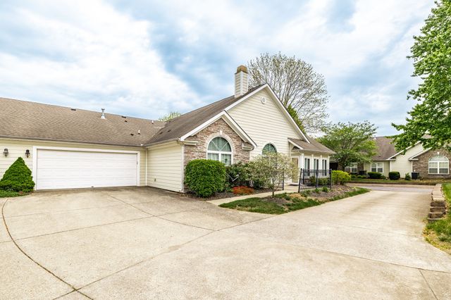 825 Browns Ln Unit 201, Gallatin, TN 37066