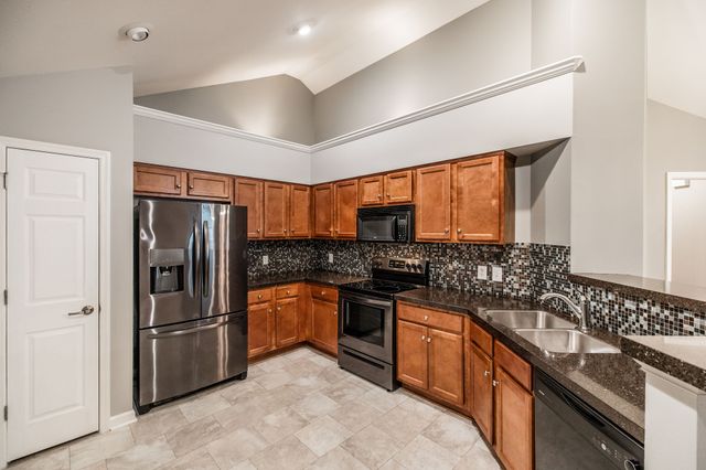 825 Browns Ln Unit 201, Gallatin, TN 37066