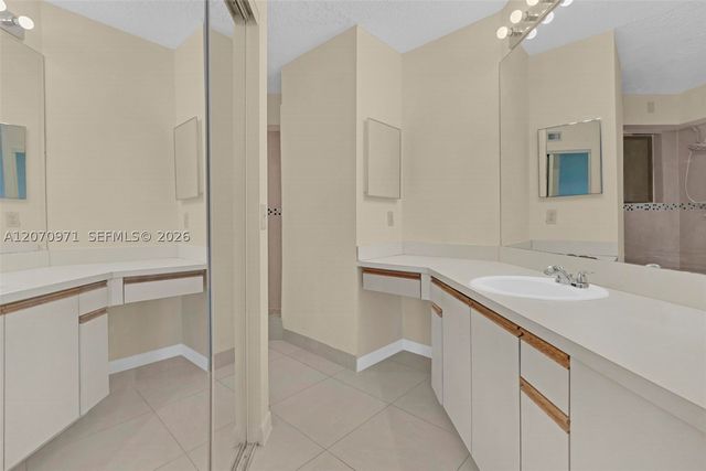 15545 N Miami Lakeway N 106, Miami Lakes, FL 33014