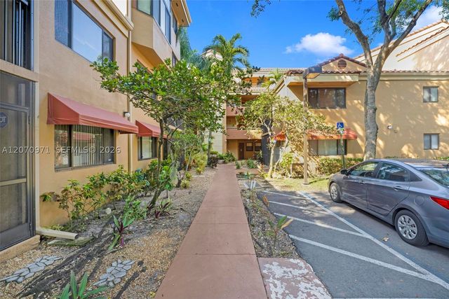 15545 N Miami Lakeway N 106, Miami Lakes, FL 33014