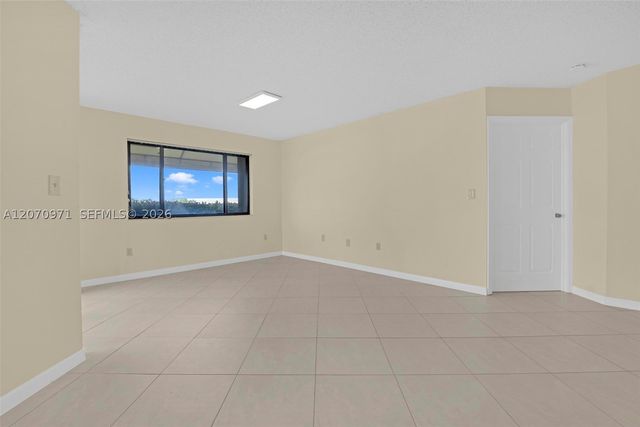 15545 N Miami Lakeway N 106, Miami Lakes, FL 33014