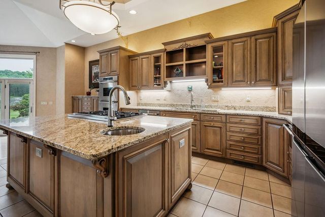 446 Country Club Lane, Onalaska, WI 54650