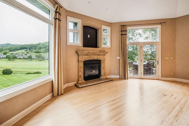 446 Country Club Lane, Onalaska, WI 54650