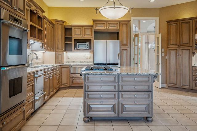 446 Country Club Lane, Onalaska, WI 54650