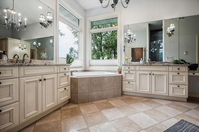 446 Country Club Lane, Onalaska, WI 54650