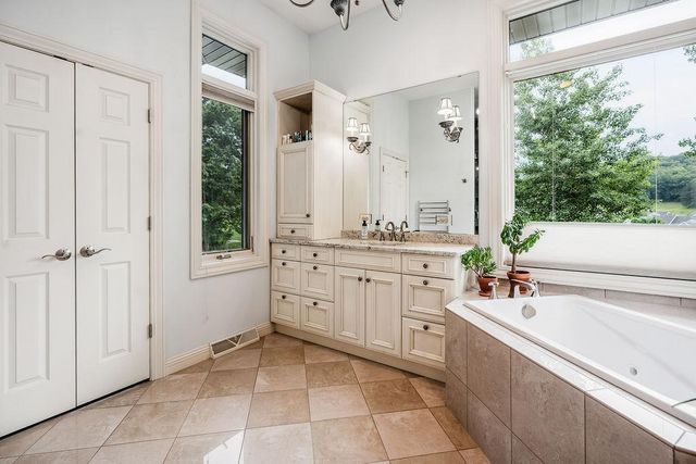 446 Country Club Lane, Onalaska, WI 54650