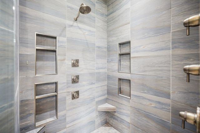 446 Country Club Lane, Onalaska, WI 54650