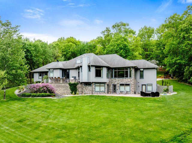 446 Country Club Lane, Onalaska, WI 54650