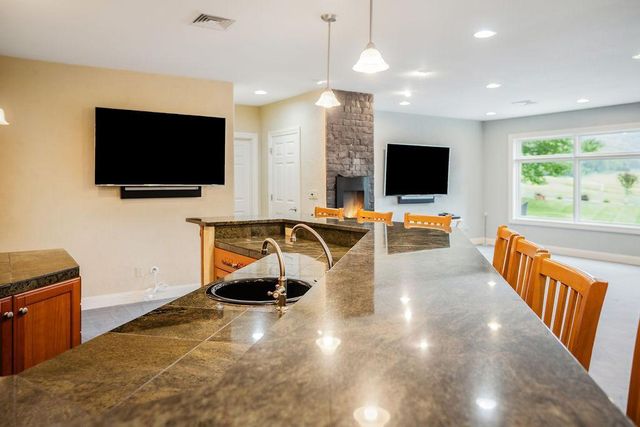 446 Country Club Lane, Onalaska, WI 54650