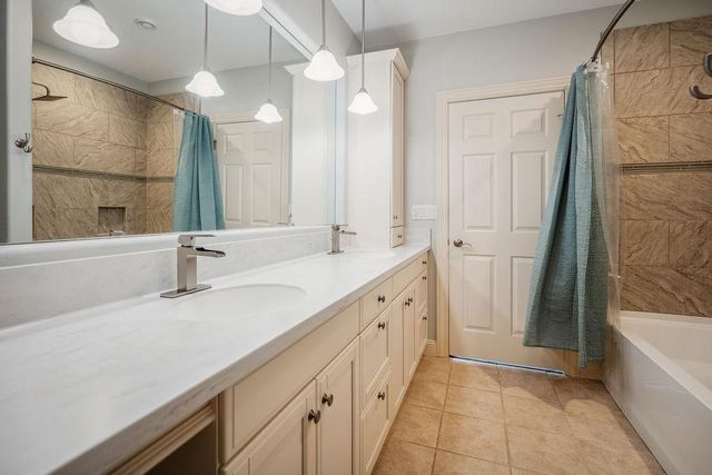 446 Country Club Lane, Onalaska, WI 54650