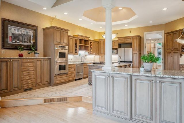 446 Country Club Lane, Onalaska, WI 54650