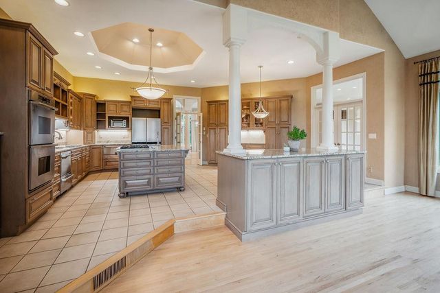 446 Country Club Lane, Onalaska, WI 54650