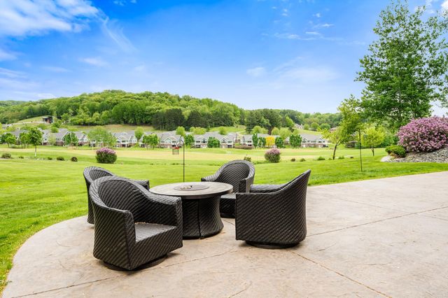 446 Country Club Lane, Onalaska, WI 54650