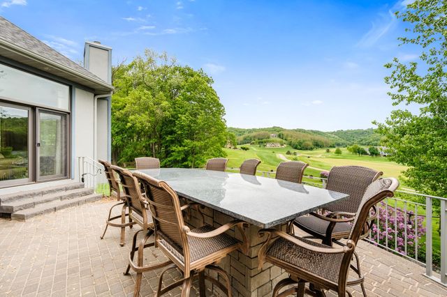 446 Country Club Lane, Onalaska, WI 54650