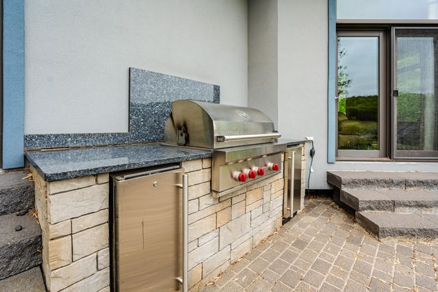 446 Country Club Lane, Onalaska, WI 54650