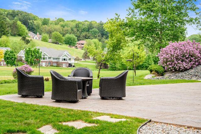 446 Country Club Lane, Onalaska, WI 54650