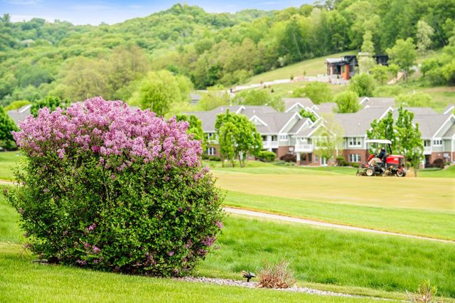 446 Country Club Lane, Onalaska, WI 54650