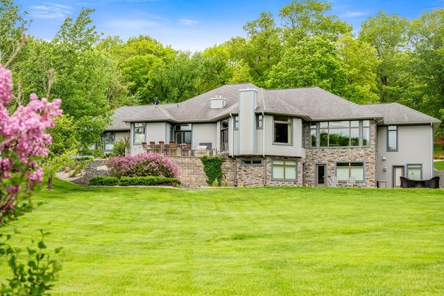 446 Country Club Lane, Onalaska, WI 54650