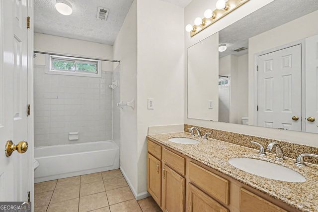 5207 Meadowbrooke Chase, Stone Mountain, GA 30088