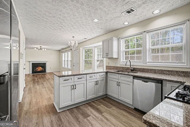 5207 Meadowbrooke Chase, Stone Mountain, GA 30088