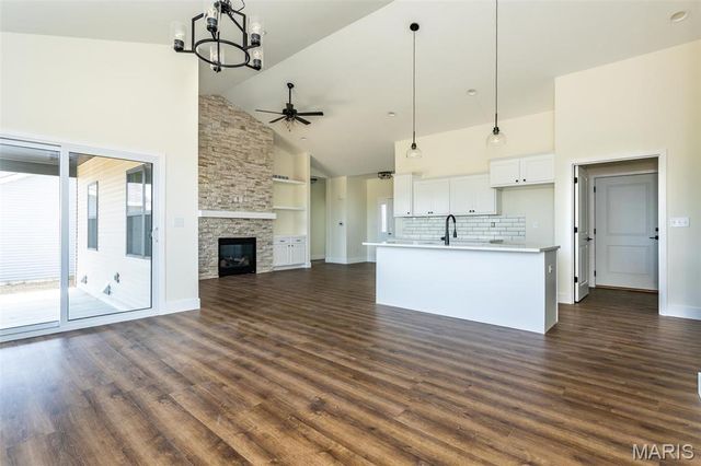 7154 Savannah Dr., Glen Carbon, IL 62034