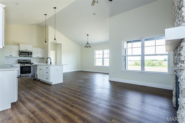 7154 Savannah Dr., Glen Carbon, IL 62034