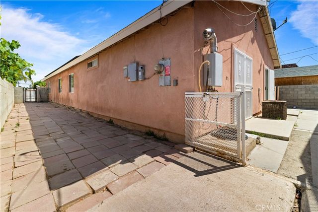 217 E 5th Street, Perris, CA 92570