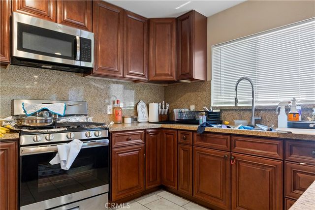 217 E 5th Street, Perris, CA 92570