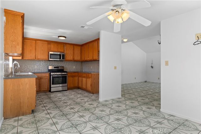 217 E 5th Street, Perris, CA 92570